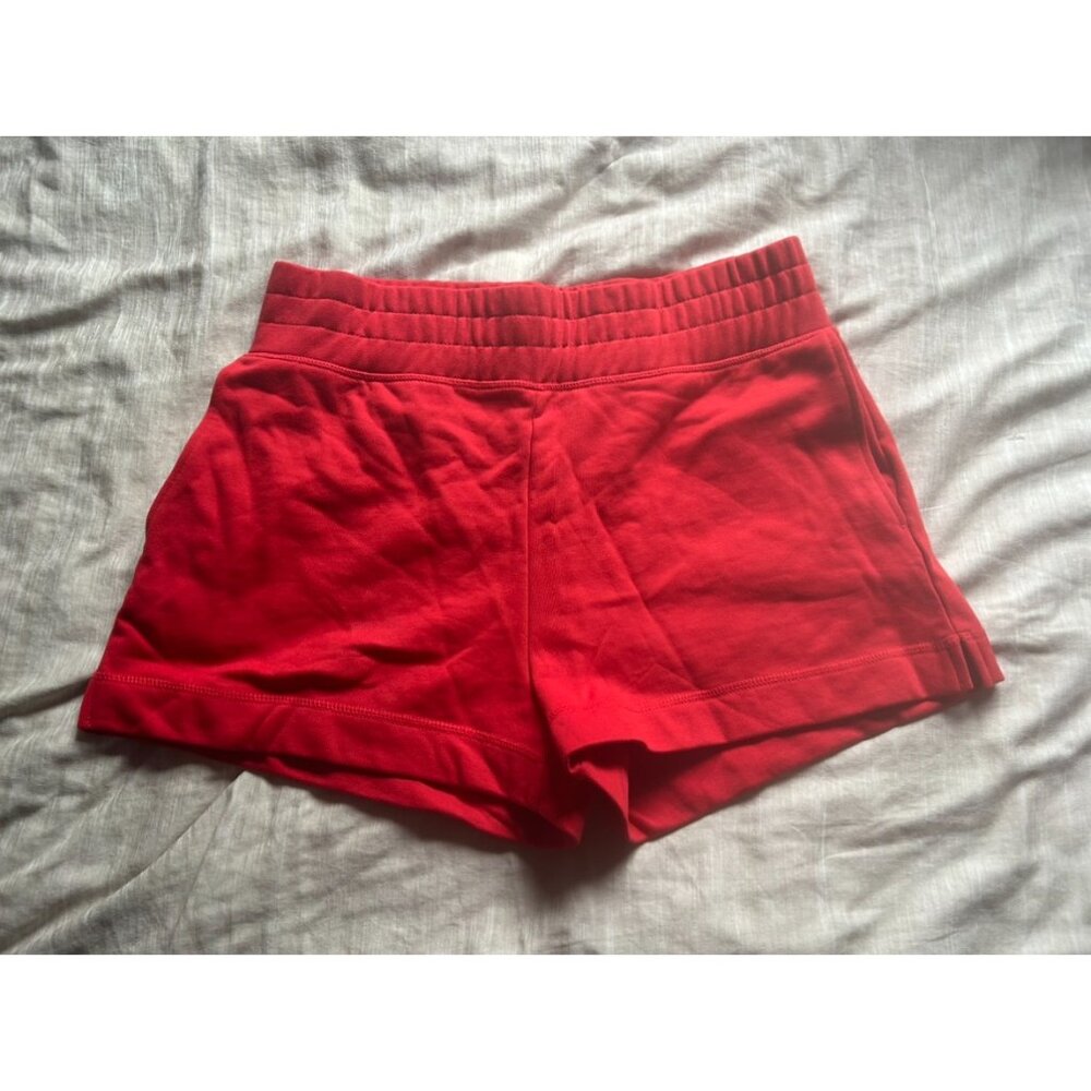 Red Sweat-Shorts *New With Tags*
